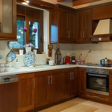 Villa Aphrodite With Private Pool In