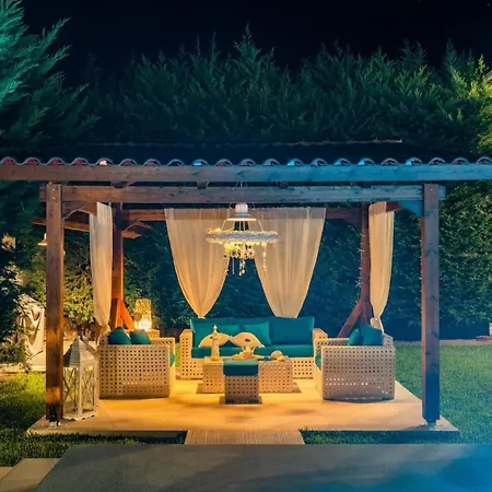 Aphrodite With Private Pool In Villa *