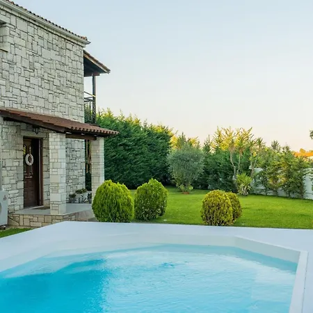 Aphrodite With Private Pool In * Kamena Vourla