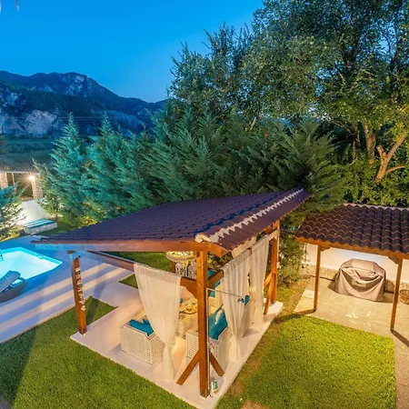 Aphrodite With Private Pool In